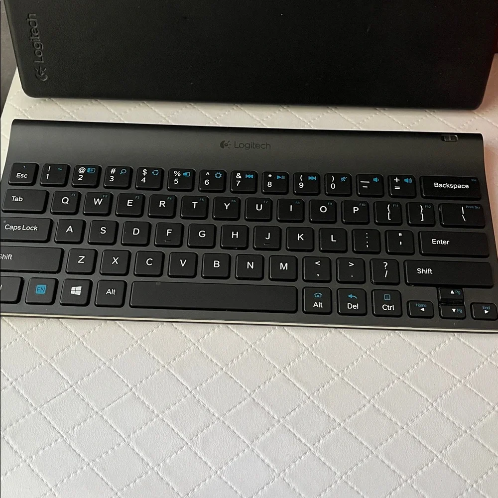 Logitech wireless portable Bluetooth Black and Gray Tablet Keyboard
